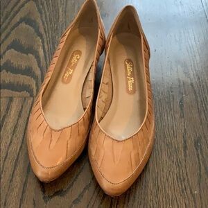 Sutton Plaza Hand made in Brazil leather tan wedge